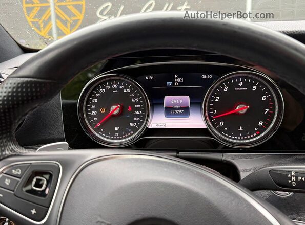 WDDZF4KB2JA403992 2018 MERCEDES-BENZ E Gray Widok zestawu wskaźników