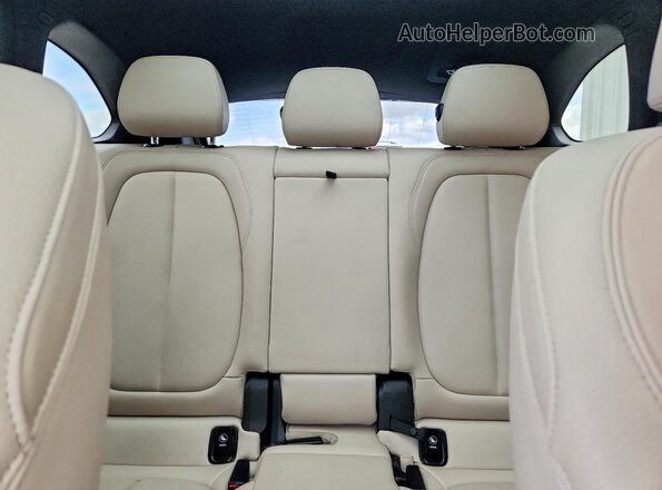WBXJG7C01L5R93829 2020 BMW X1 White Rear seats view