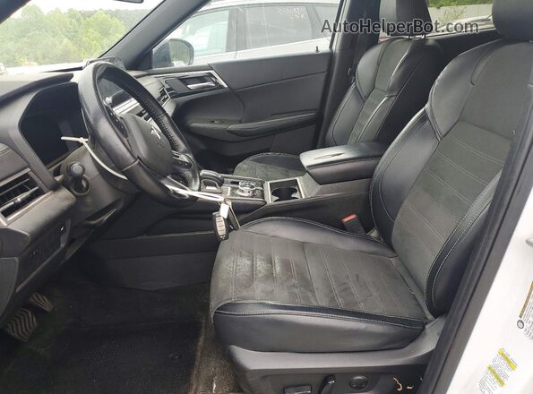 JA4J3VA88RZ003891 2024 MITSUBISHI OUTLANDER White 