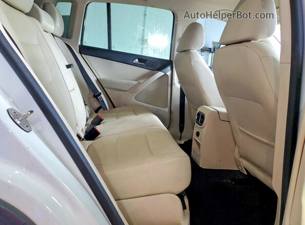 WVGAV7AXXGW601803 2016 VOLKSWAGEN TIGUAN Белый 