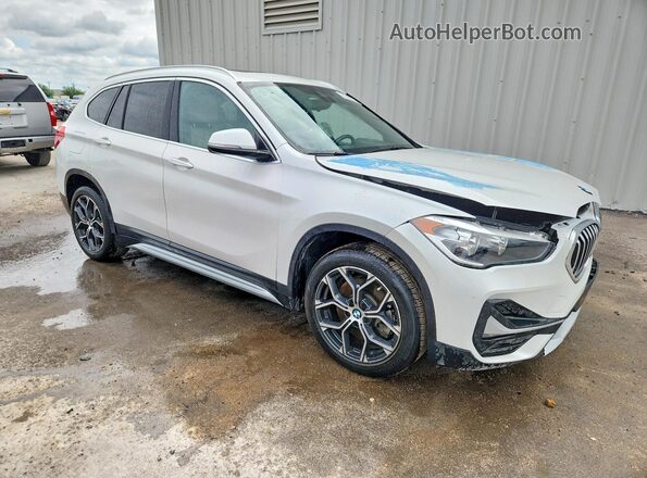 WBXJG7C01L5R93829 2020 BMW X1 White Front right