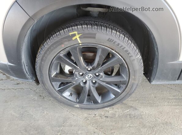 3MVDMBBMXRM630022 2024 MAZDA CX30 Желто-коричневый 