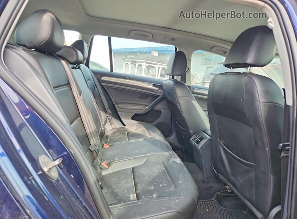 3VWH17AU8HM538235 2017 VOLKSWAGEN GOLF Blue 