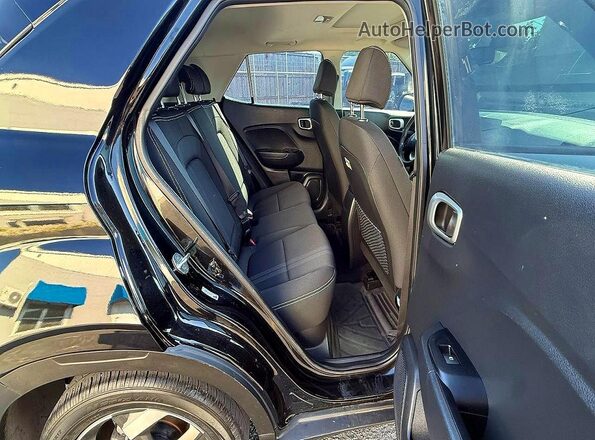 KMHRC8A34NU173263 2022 HYUNDAI VENUE Black 