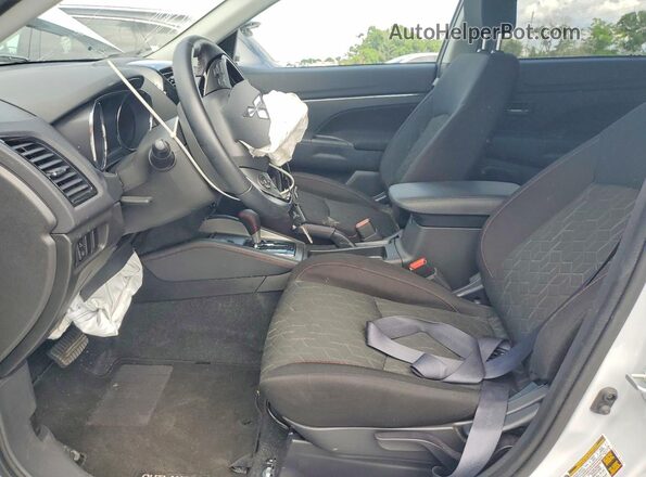 JA4ARUAU8SU004192 2025 MITSUBISHI OUTLANDER Белый 