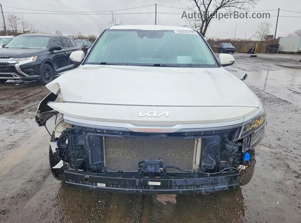 KNDETCA24P7400062 2023 KIA SELTOS White 