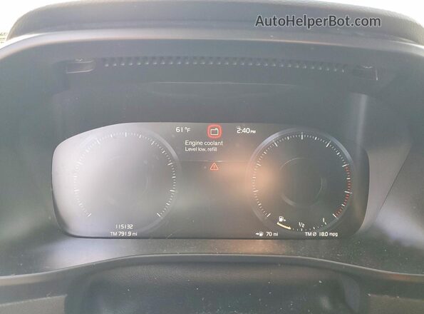 YV4162UK6N2761960 2022 VOLVO XC40 Black 