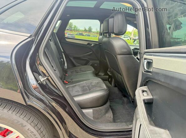 WP1AG2A51HLB56322 2017 PORSCHE MACAN Black 