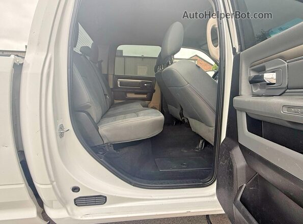 3C6UR5DL8HG620599 2017 RAM 2500 White 