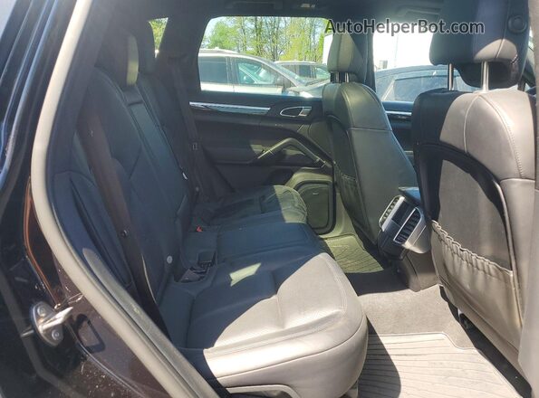 WP1AB2A24GLA93235 2016 PORSCHE CAYENNE Черный Вид задней части салона