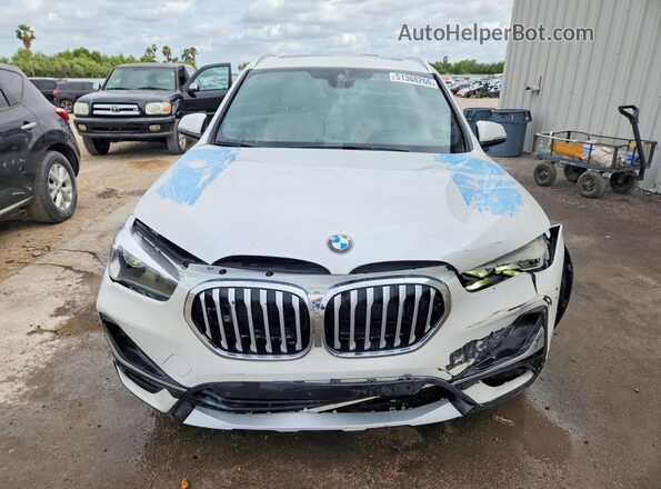 WBXJG7C01L5R93829 2020 BMW X1 White Front view