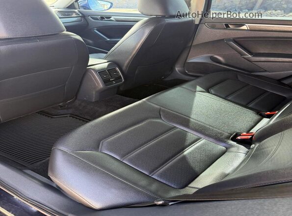 1VWBA7A33JC005519 2018 VOLKSWAGEN PASSAT Black 