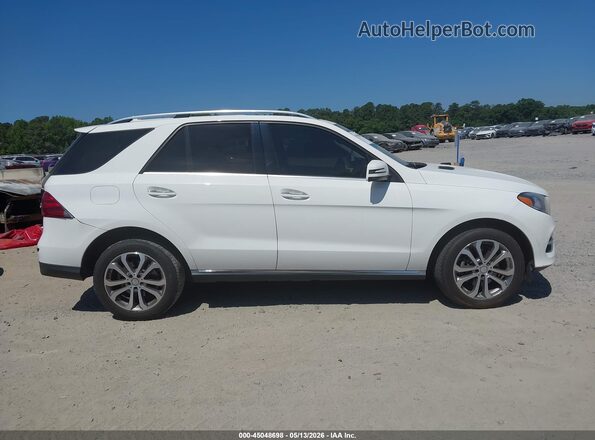 4JGDA5JB3GA711509 2016 MERCEDES-BENZ GLE 350 White Widok wnętrza z tyłu