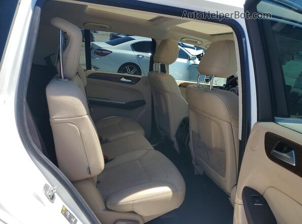 4JGDF6EE6HA848456 2017 MERCEDES-BENZ GLS White უკანა სალონის ხედი
