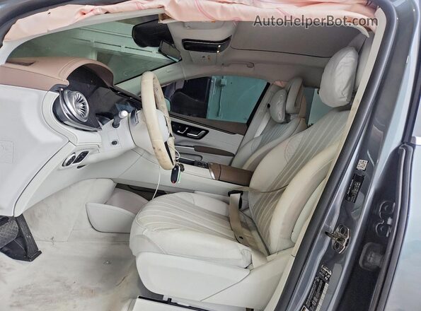 4JGDM2DB3RA032117 2024 MERCEDES-BENZ EQS Gray Front interior view