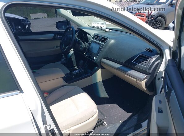4S3BNAC65J3035276 2018 SUBARU LEGACY White Front interior view