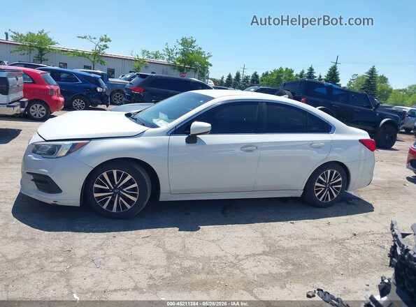 4S3BNAC65J3035276 2018 SUBARU LEGACY White 360 interior view