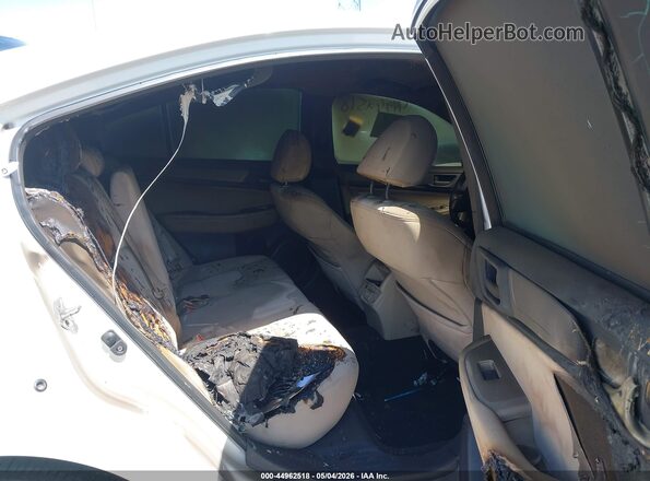 4S3BNAC6XJ3028047 2018 SUBARU LEGACY White Widok naklejki z numerem VIN
