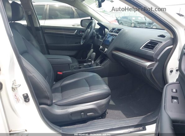 4S3BNAN65K3027029 2019 SUBARU LEGACY White Front interior view