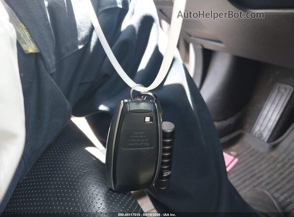 4S3BNAN65K3029962 2019 SUBARU LEGACY Белый Вид панели приборов