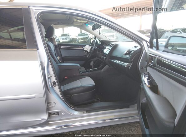 4S3BNAR65H3054654 2017 SUBARU LEGACY Silver Vista interior delantera
