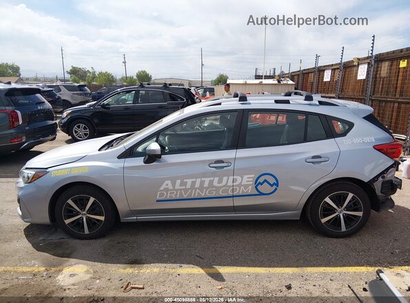 4S3GTAC65K3706619 2019 SUBARU IMPREZA Gray 