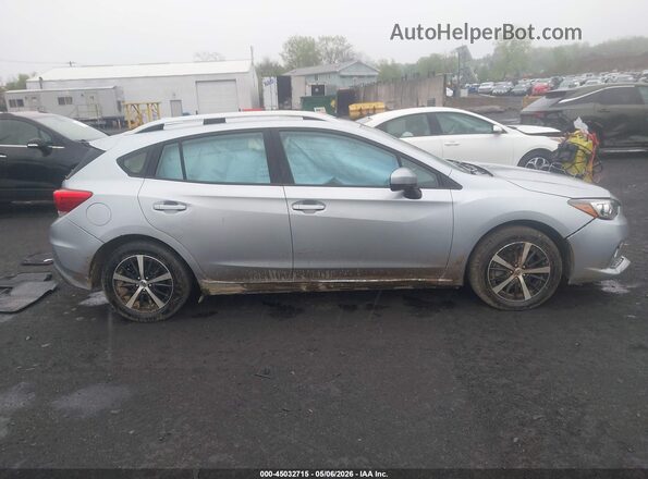 4S3GTAD67N3703840 2022 SUBARU IMPREZA Light Blue Widok wnętrza z tyłu