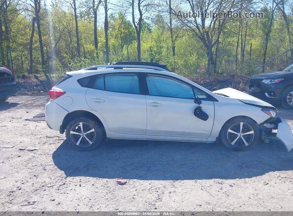 4S3GTAD69N3726309 2022 SUBARU IMPREZA White Rear interior view