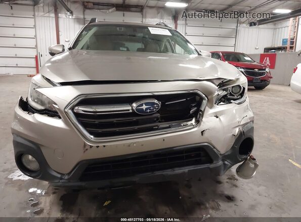 4S4BSAFC3J3316000 2018 SUBARU OUTBACK Silver Widok z przodu