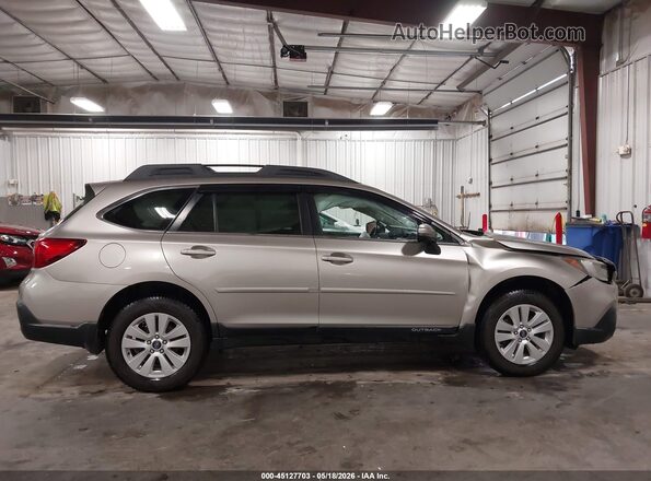 4S4BSAFC3J3316000 2018 SUBARU OUTBACK Silver Widok wnętrza z tyłu