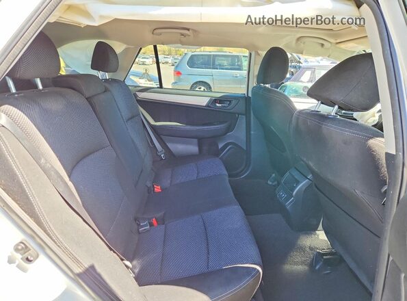 4S4BSAHC5K3304865 2019 SUBARU OUTBACK White უკანა სალონის ხედი