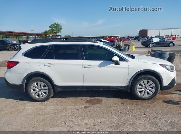 4S4BSAHC6K3240965 2019 SUBARU OUTBACK White Rear interior view