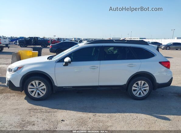 4S4BSAHC6K3240965 2019 SUBARU OUTBACK White 360 interior view