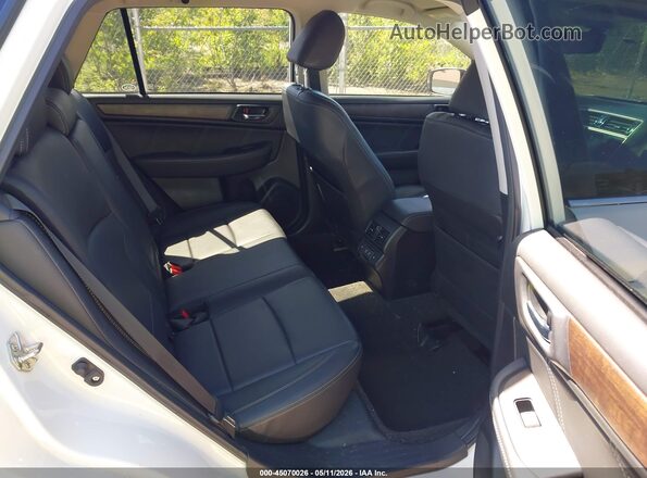 4S4BSAJC3K3326857 2019 SUBARU OUTBACK White Widok naklejki z numerem VIN