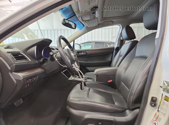 4S4BSAKC4H3216732 2017 SUBARU OUTBACK White წინა სალონის ხედი