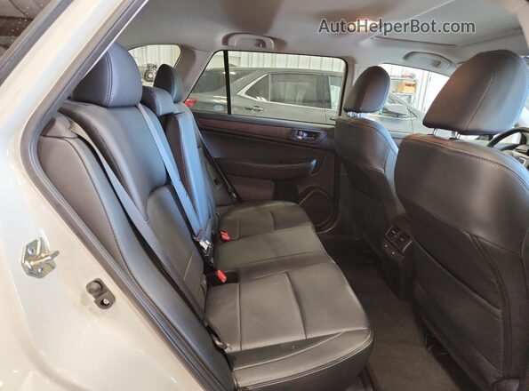 4S4BSAKC4H3216732 2017 SUBARU OUTBACK White უკანა სალონის ხედი