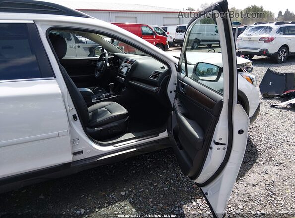 4S4BSANC4H3248656 2017 SUBARU OUTBACK White Widok wnętrza z przodu