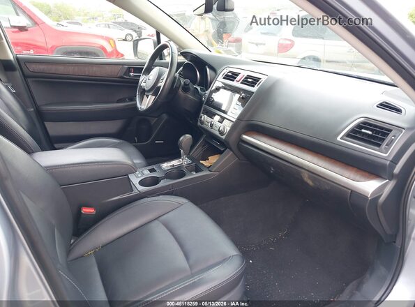 4S4BSANC8H3433468 2017 SUBARU OUTBACK Silver Вид салону спереду