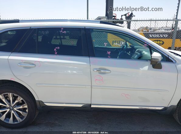 4S4BSATC8H3283025 2017 SUBARU OUTBACK Белый Вид задней части салона
