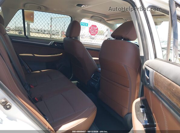 4S4BSATC8J3357260 2018 SUBARU OUTBACK White Widok naklejki z numerem VIN