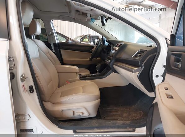 4S4BSBNC0G3270139 2016 SUBARU OUTBACK Белый Вид салона спереди