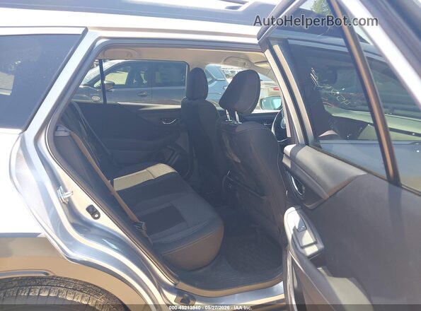 4S4BTADC5S3288315 2025 SUBARU OUTBACK Silver Vista de la etiqueta del VIN