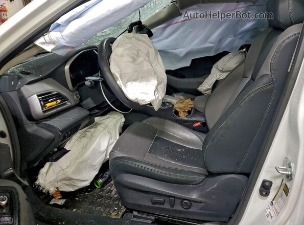 4S4BTALC1R3265643 2024 SUBARU OUTBACK White Սալոնի դիմացի տեսք