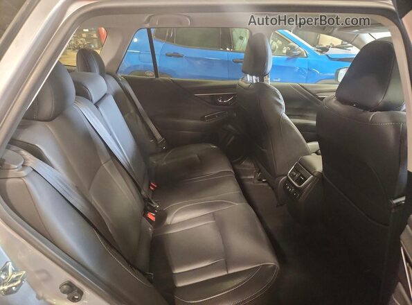 4S4BTANC6L3214529 2020 SUBARU OUTBACK Silver Widok wnętrza z tyłu
