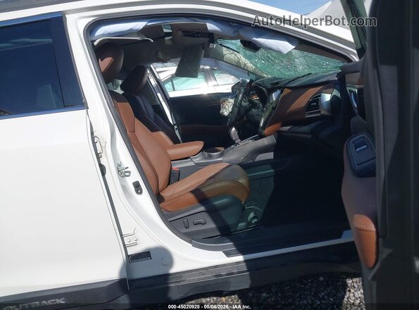 4S4BTAPC7R3184463 2024 SUBARU OUTBACK White Front interior view