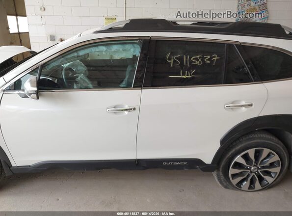4S4BTGPDXR3168382 2024 SUBARU OUTBACK White 360 interior view