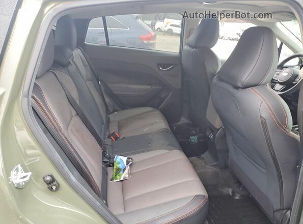 4S4GUHM61R3799004 2024 SUBARU CROSSTREK Green Սալոնի հետևի տեսք