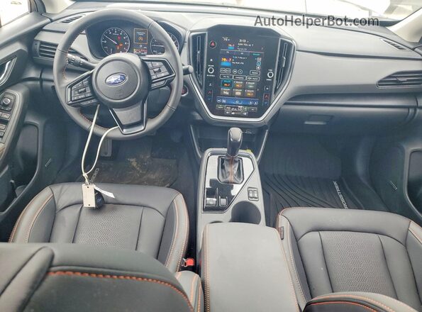 4S4GUHM65S3755030 2025 SUBARU CROSSTREK Silver Vista del salpicadero