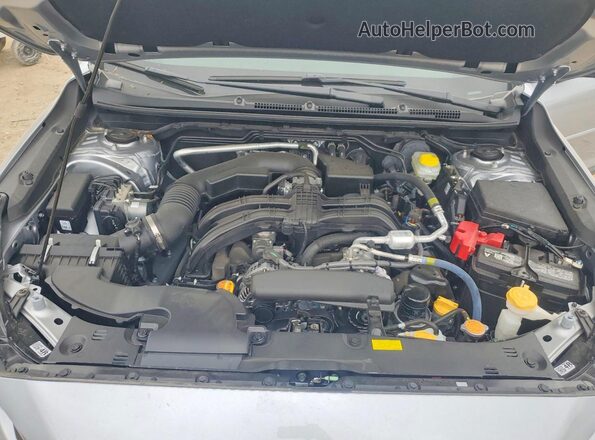 4S4GUHM65S3755030 2025 SUBARU CROSSTREK Silver Vista del compartimento del motor