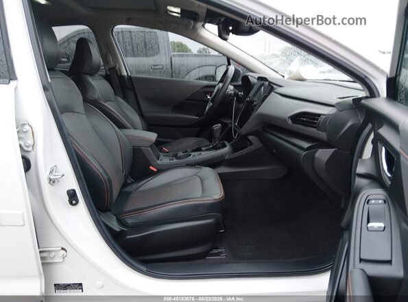 4S4GUHM67R3781414 2024 SUBARU CROSSTREK White Widok wnętrza z przodu